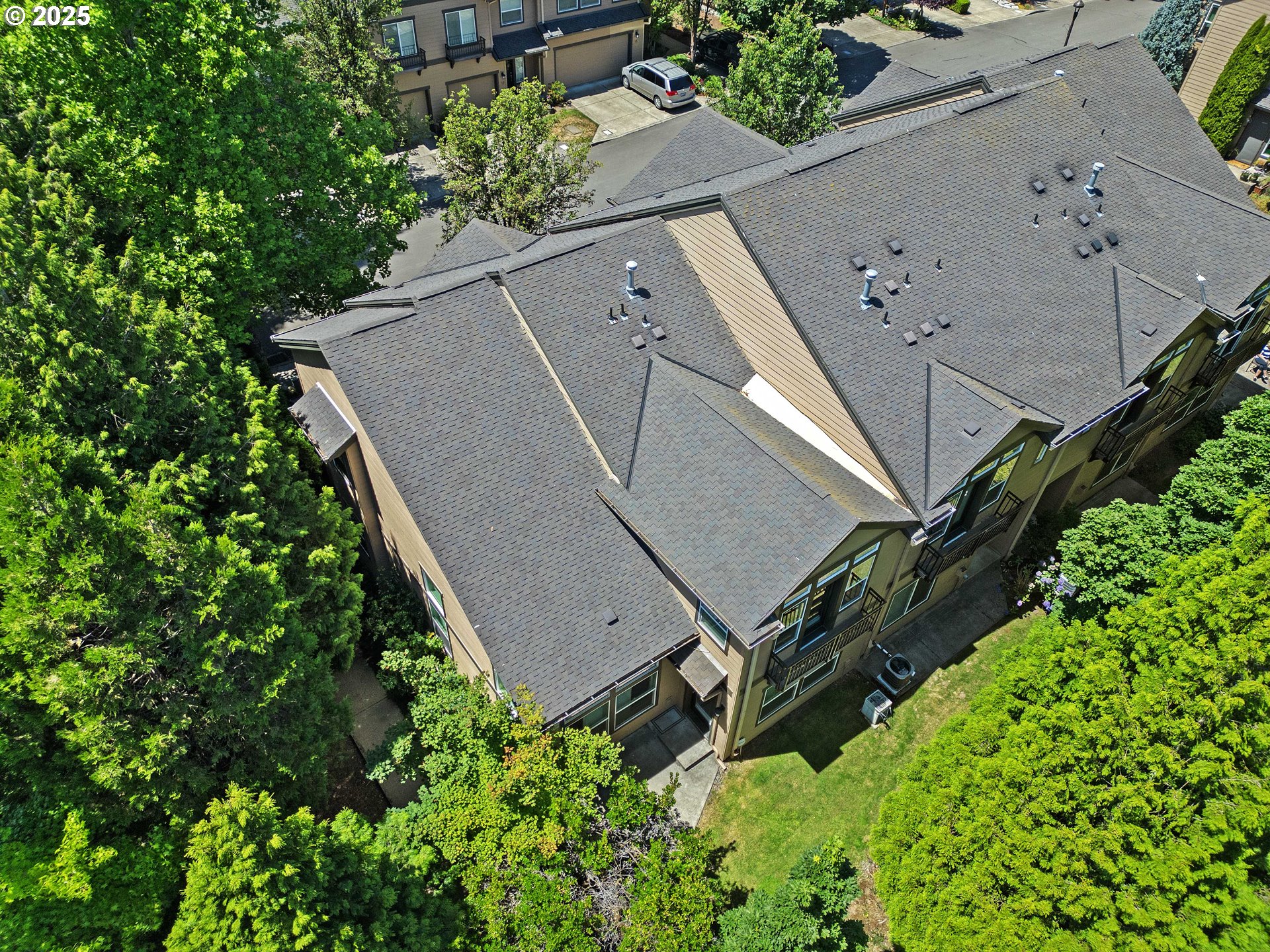 Lake Oswego, Oregon, 97035, United States, 2 Bedrooms Bedrooms, ,2 BathroomsBathrooms,Residential,For Sale,1889875