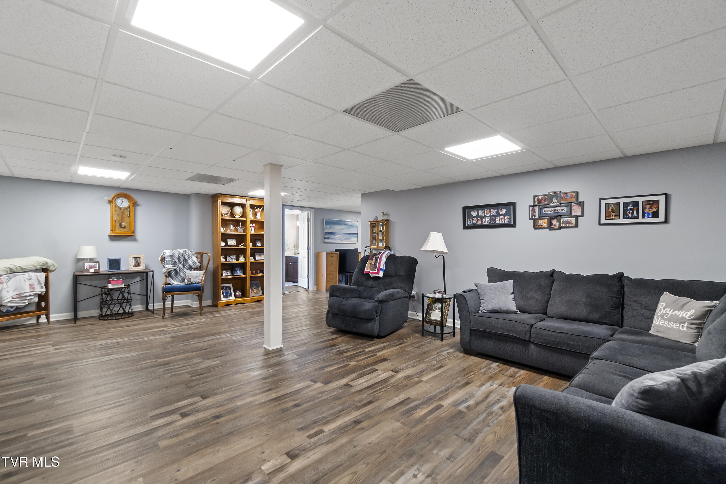 Greeneville, Tennessee, 37743, United States, 4 Bedrooms Bedrooms, ,3 BathroomsBathrooms,Residential,For Sale,1997780