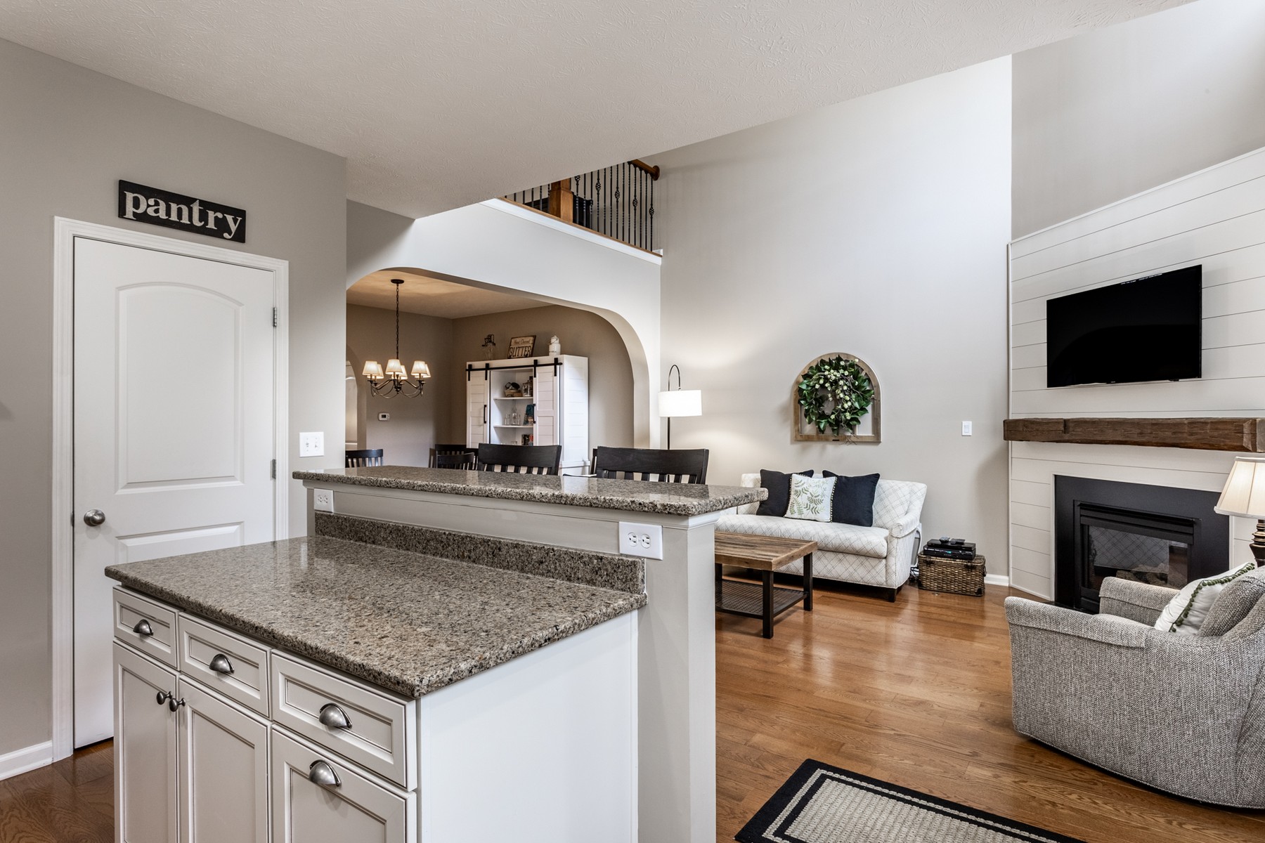  Stunning Townhome in Desirable Carmel Neighborhood - 物件實景