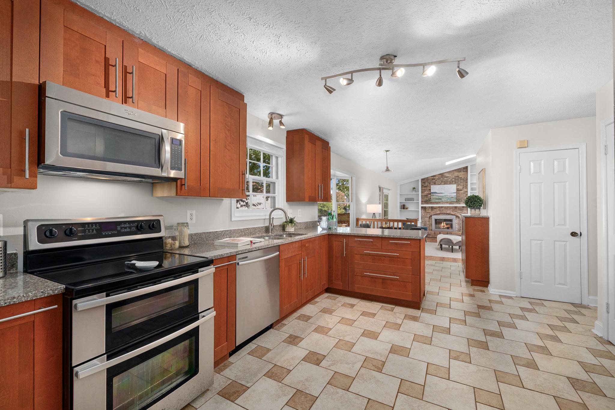  6520 White Post Road, Centreville, VA, 20121 - 物件實景