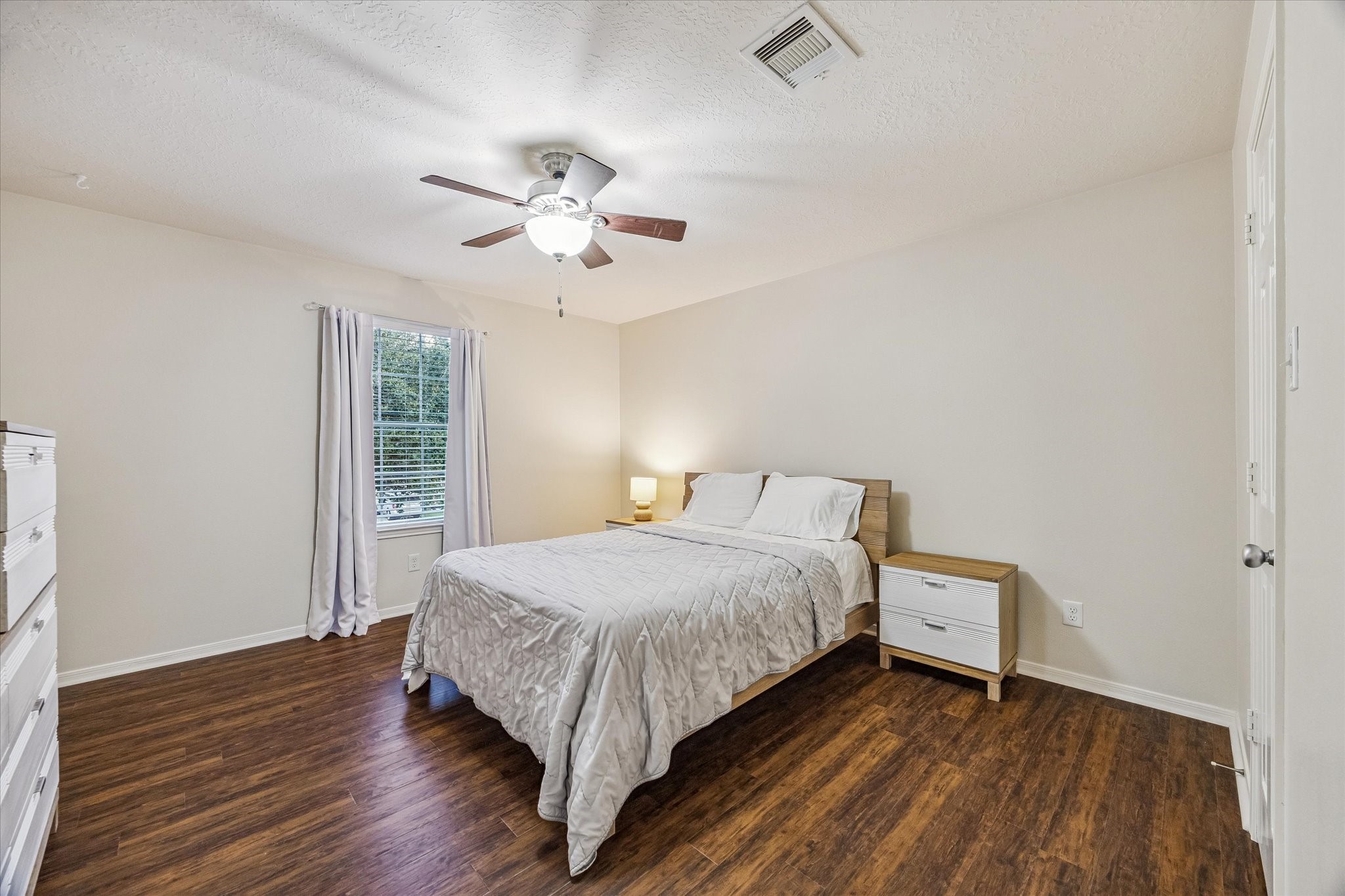  2209 Tracy Way - 物件實景