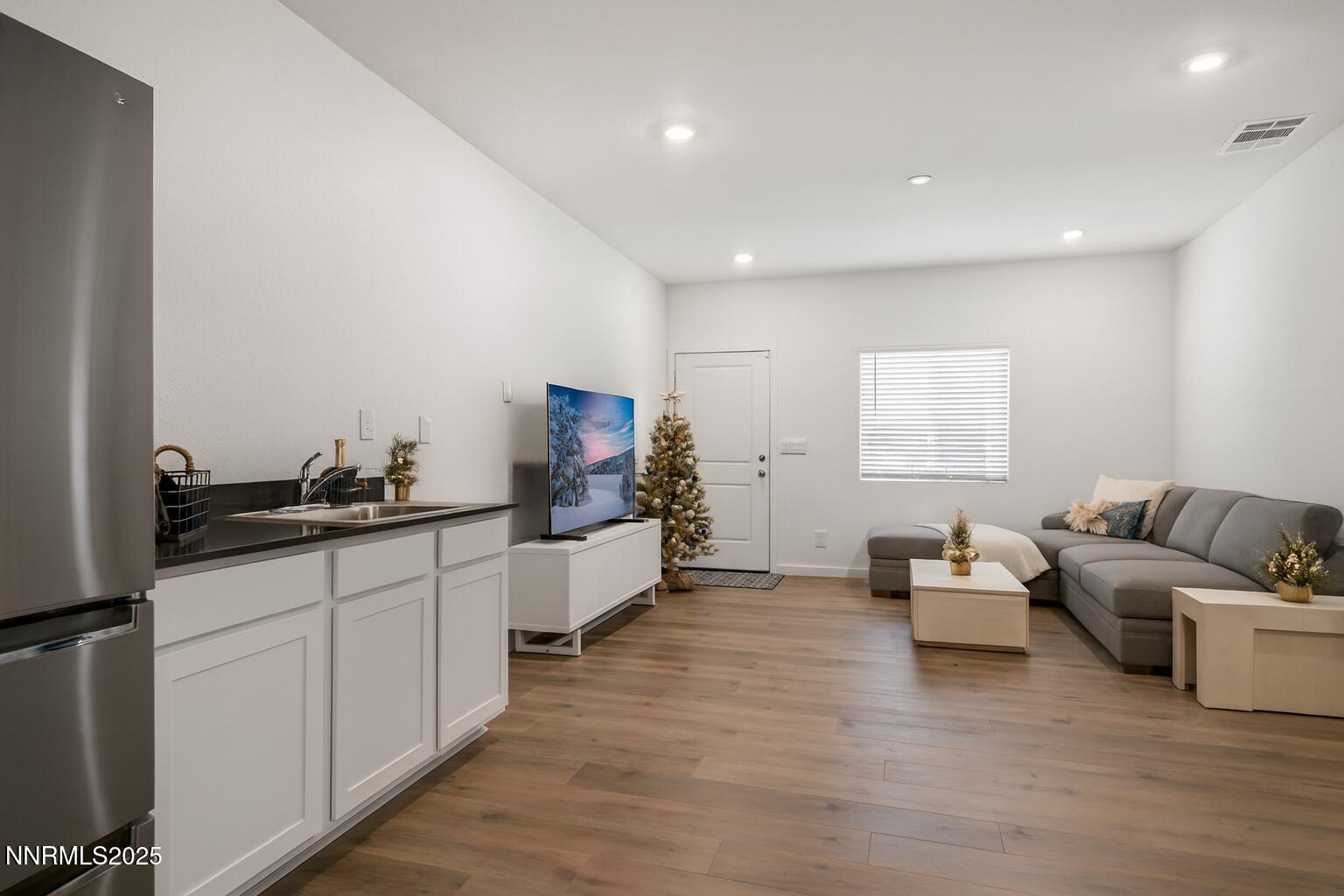 Dayton, Nevada, 89403, United States, 4 Bedrooms Bedrooms, ,3 BathroomsBathrooms,Residential,For Sale,1988311