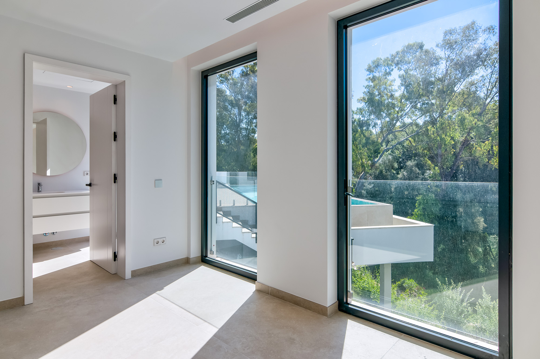  New contemporary villa with total privacy in Sotogrande Alto - 物件實景