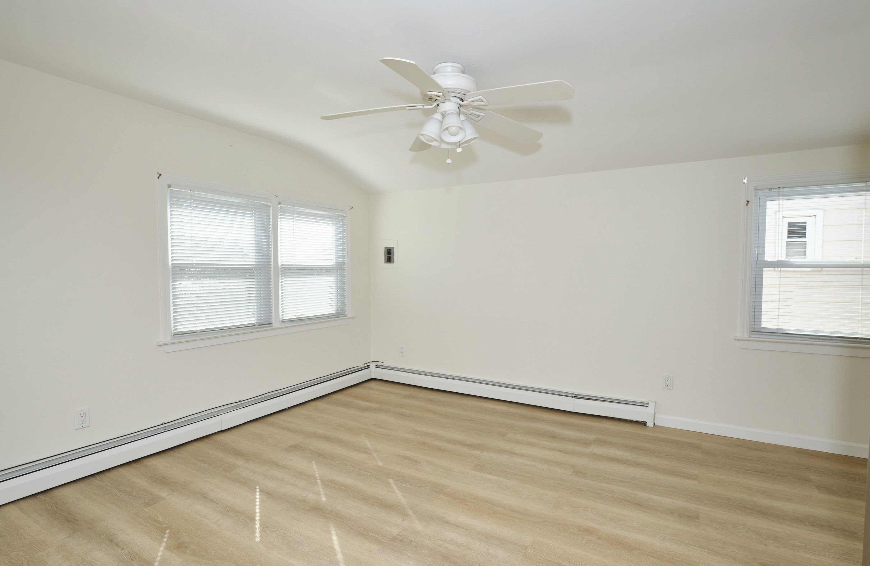 Elmont, New York, 11003, United States, 5 Bedrooms Bedrooms, ,2 BathroomsBathrooms,Residential,For Sale,1981146