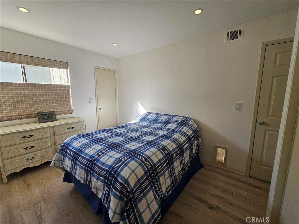 Simi Valley, California, 93063, United States, 2 Bedrooms Bedrooms, ,2 BathroomsBathrooms,Residential,For Sale,2001634