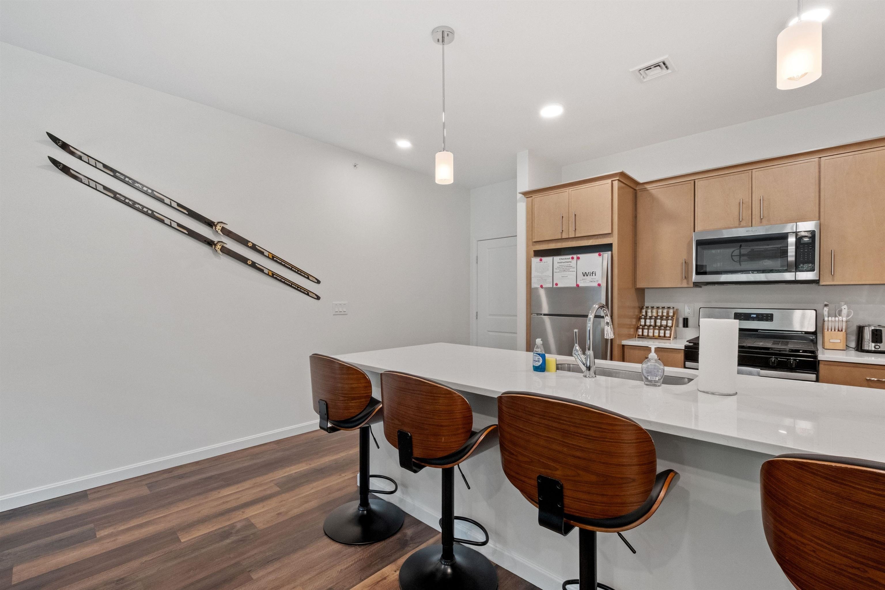 Lincoln, New Hampshire, 03251, United States, 3 Bedrooms Bedrooms, ,2 BathroomsBathrooms,Residential,For Sale,1900633