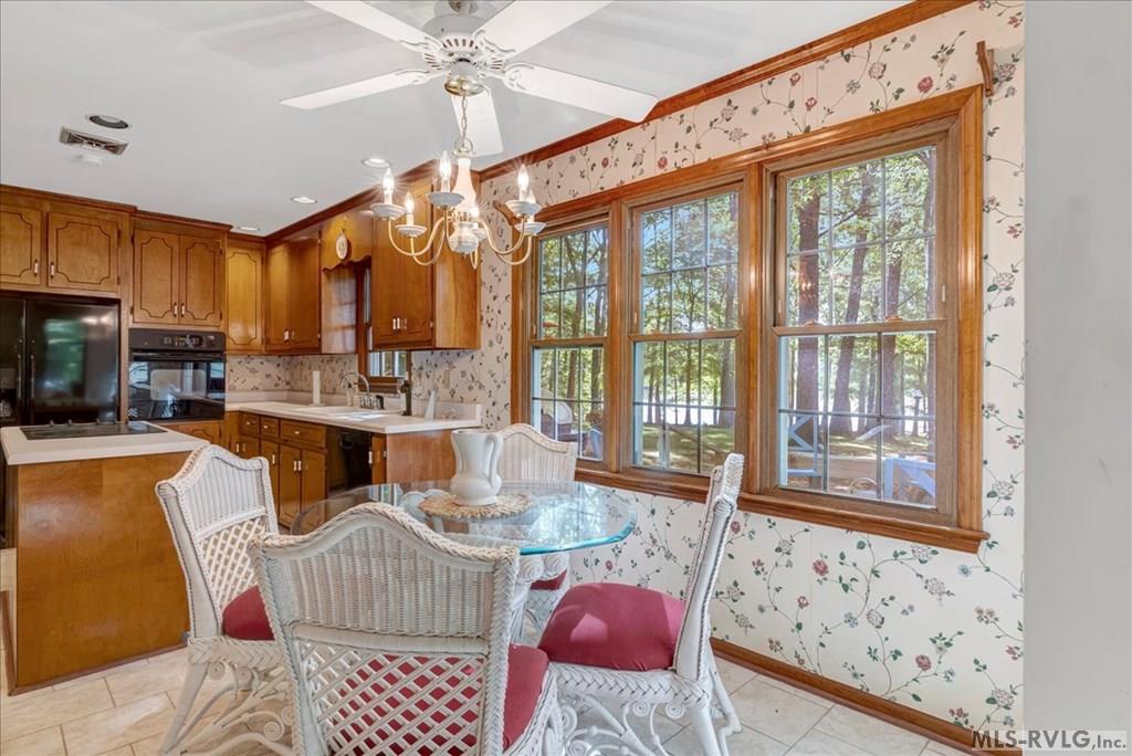 Clarksville, Virginia, 23927, United States, 3 Bedrooms Bedrooms, ,2 BathroomsBathrooms,Residential,For Sale,1805188