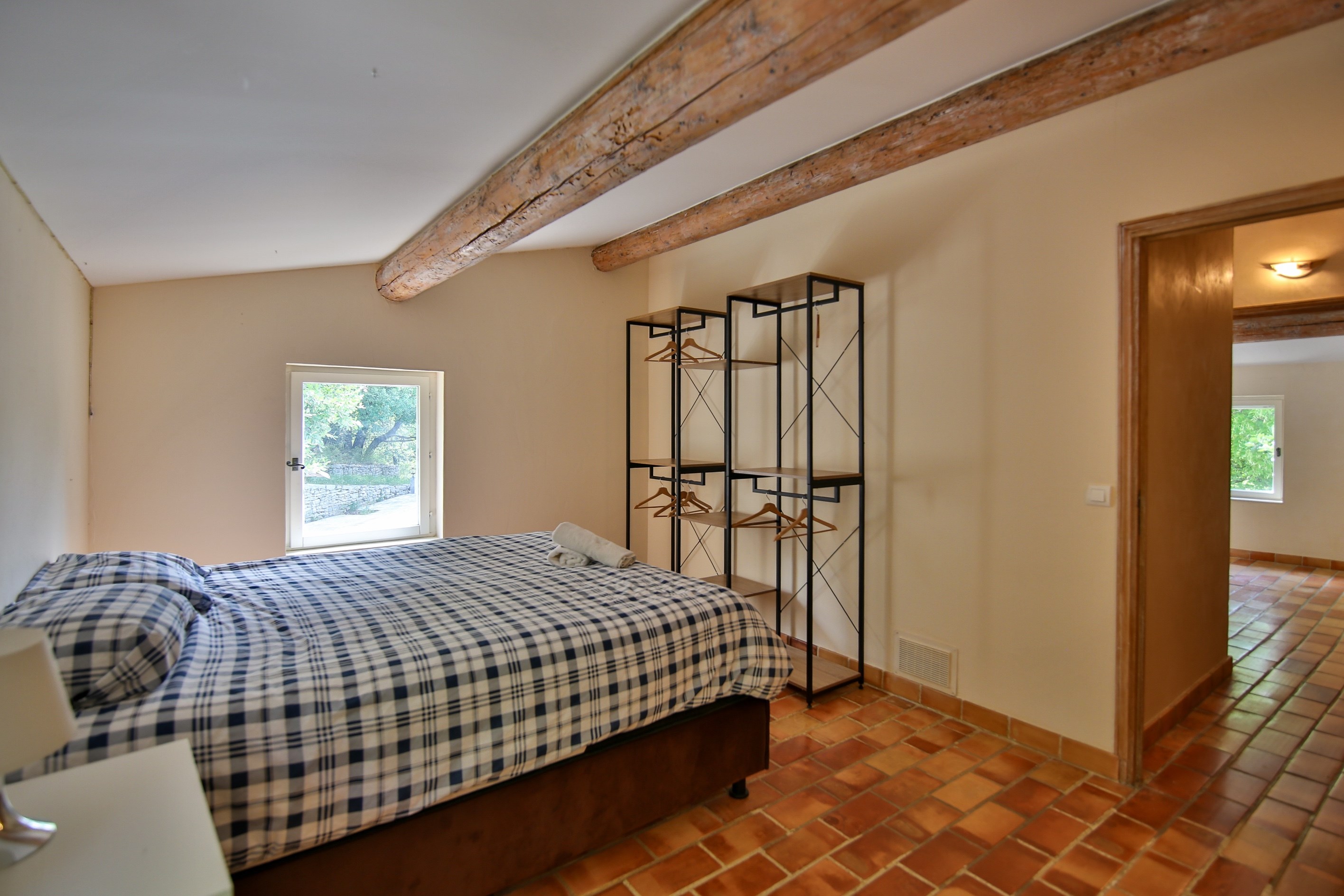  Elegant stone property in the heart of the Luberon