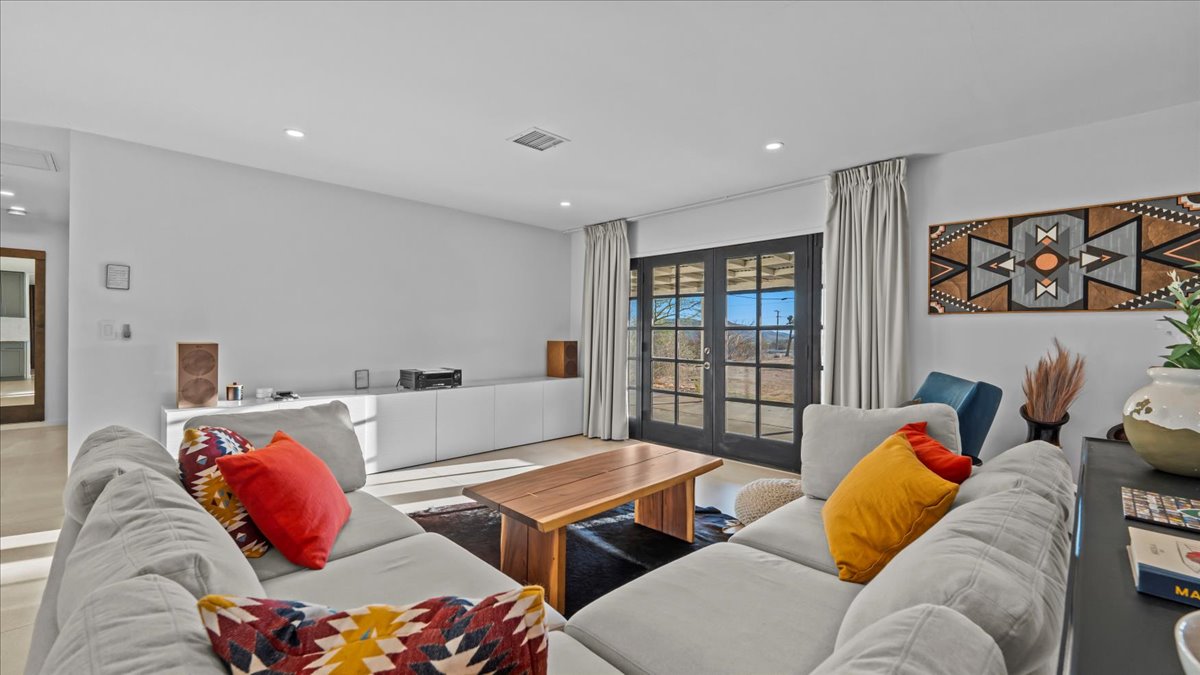 Yucca Valley, California, 92284, United States, 4 Bedrooms Bedrooms, ,2 BathroomsBathrooms,Residential,For Sale,1978728