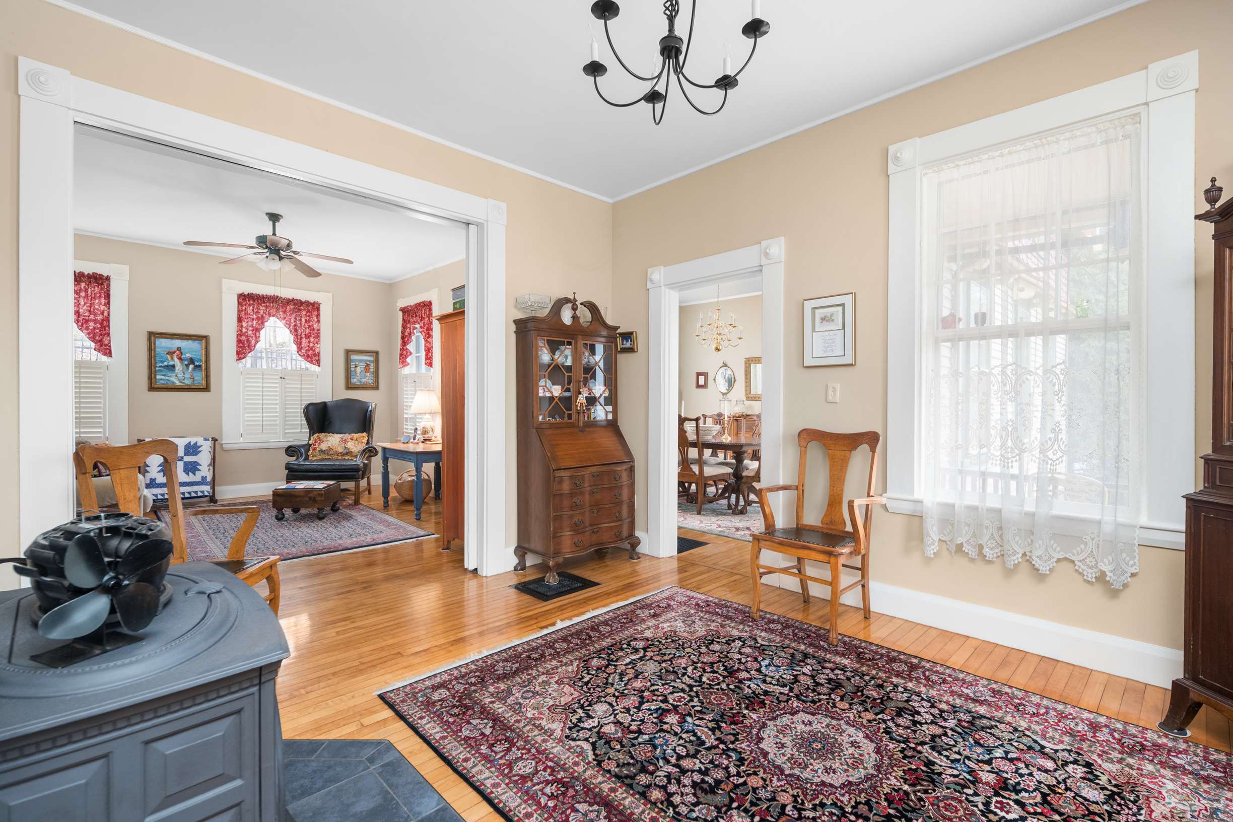  Grand New Englander with 2 Bedroom Apartment in York Village - 物件實景