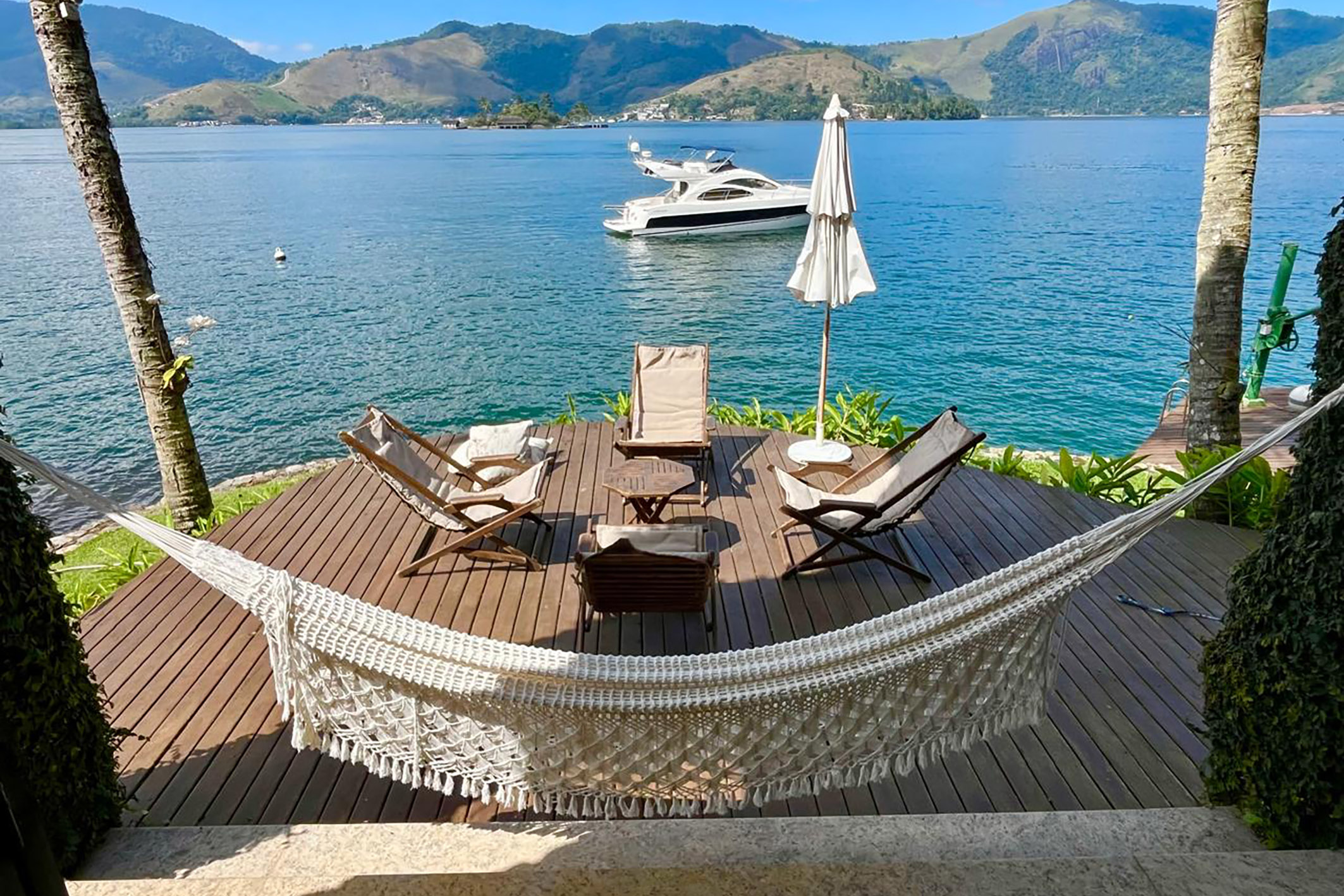  Residence with ocean and mountain views and direct water access - 物件實景