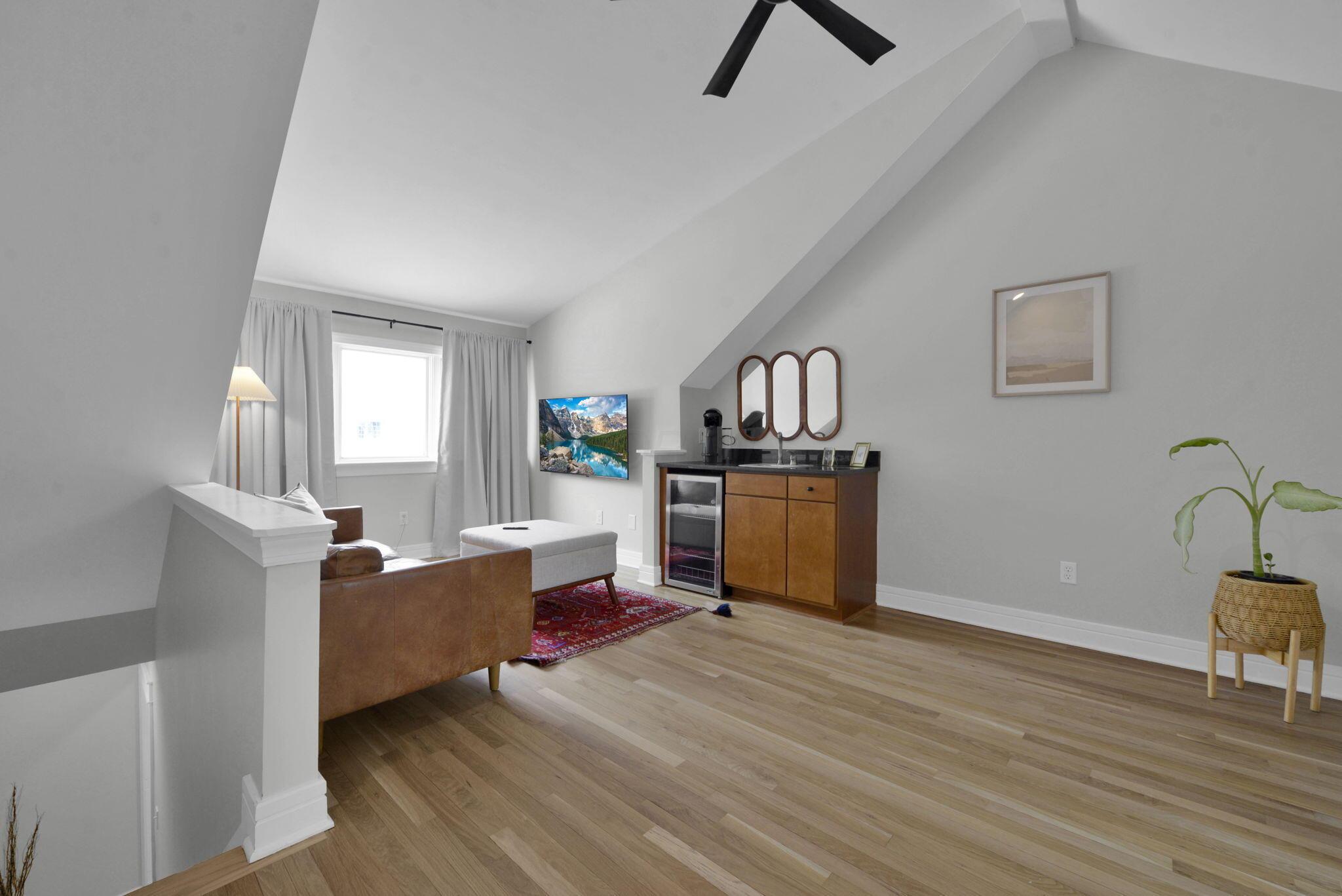 Columbus, Ohio, 43215, United States, 3 Bedrooms Bedrooms, ,4 BathroomsBathrooms,Residential,For Sale,2037266