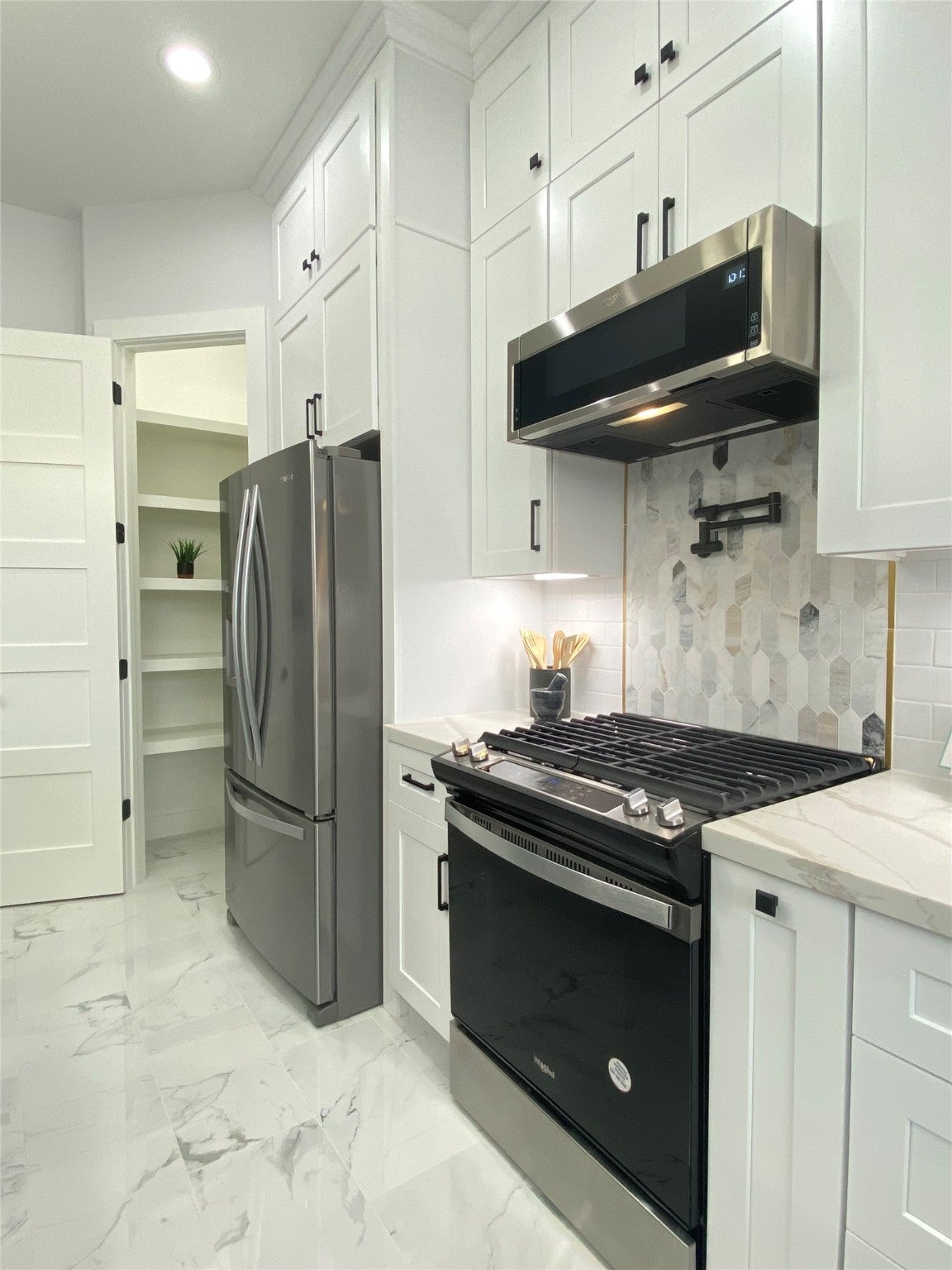 1102 36th Street, Galveston, Texas, 77550, United States, 3 Bedrooms Bedrooms, ,4 BathroomsBathrooms,Residential,For Sale,1102 36th Street,1539890