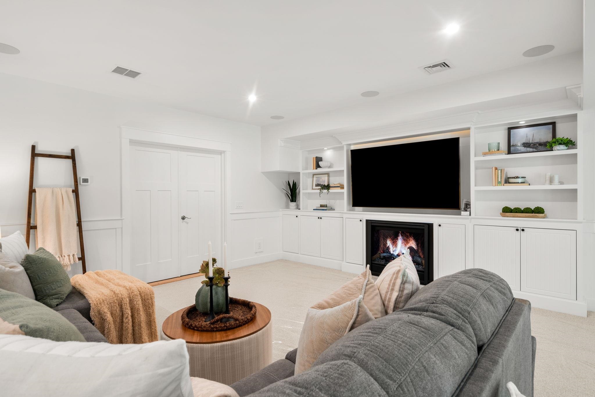 Bedford, New Hampshire, 03110, United States, 4 Bedrooms Bedrooms, ,5 BathroomsBathrooms,Residential,For Sale,1991015