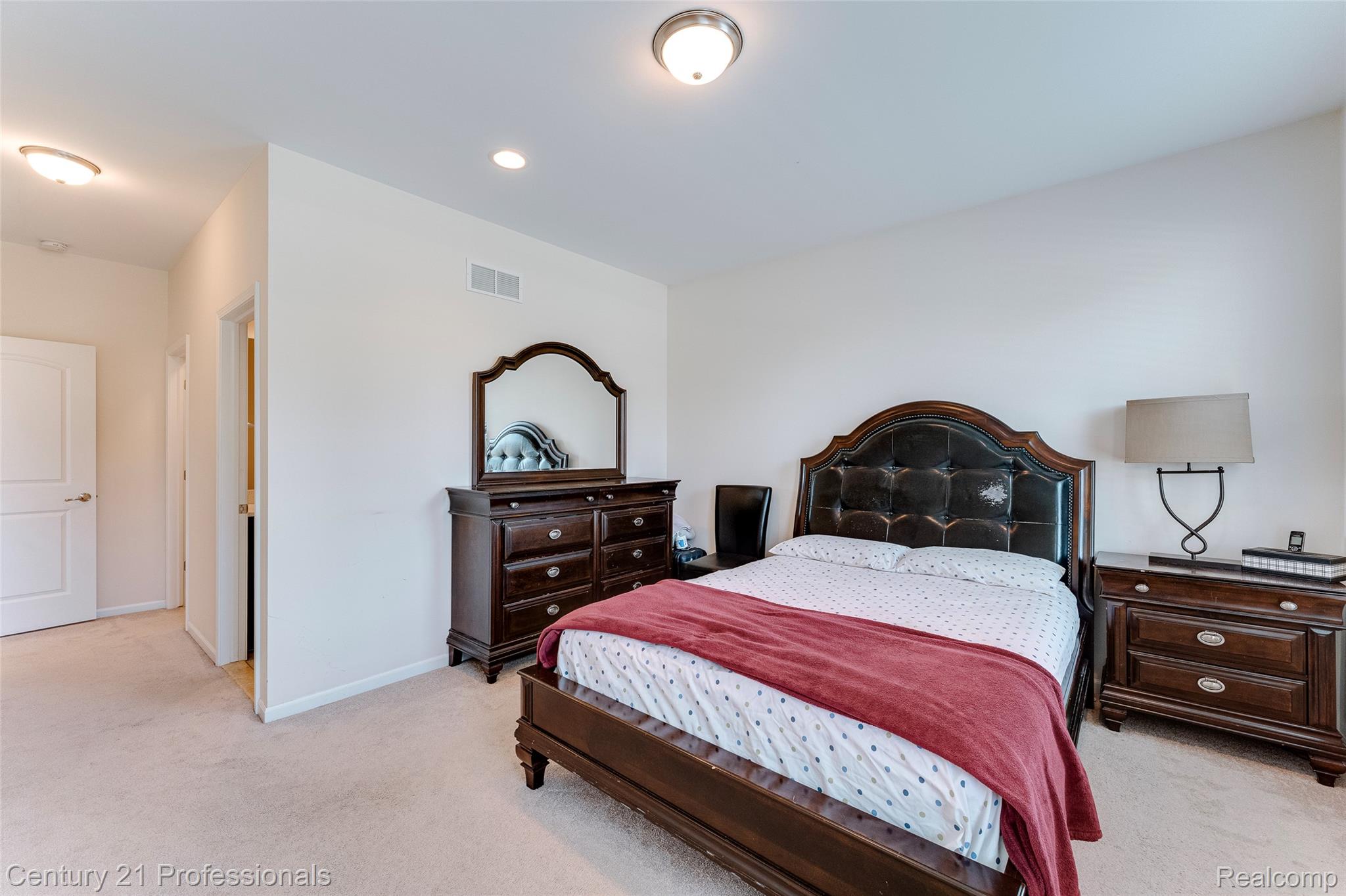 Canton, Michigan, 48187, United States, 5 Bedrooms Bedrooms, ,6 BathroomsBathrooms,Residential,For Sale,1908049