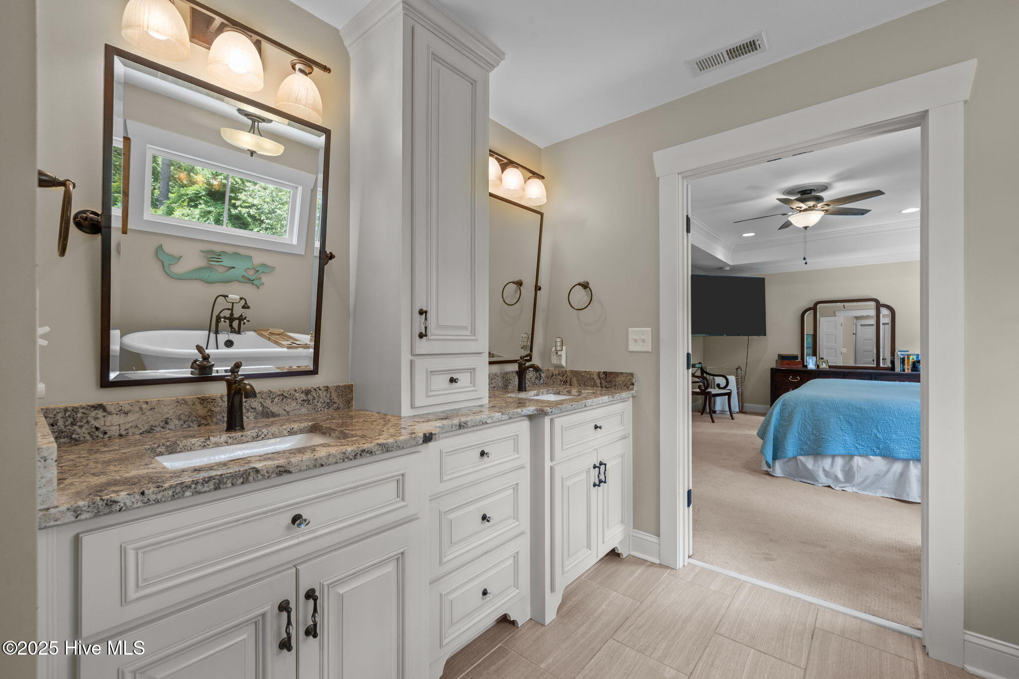 Morehead City, North Carolina, 28557, United States, 5 Bedrooms Bedrooms, ,4 BathroomsBathrooms,Residential,For Sale,1901415