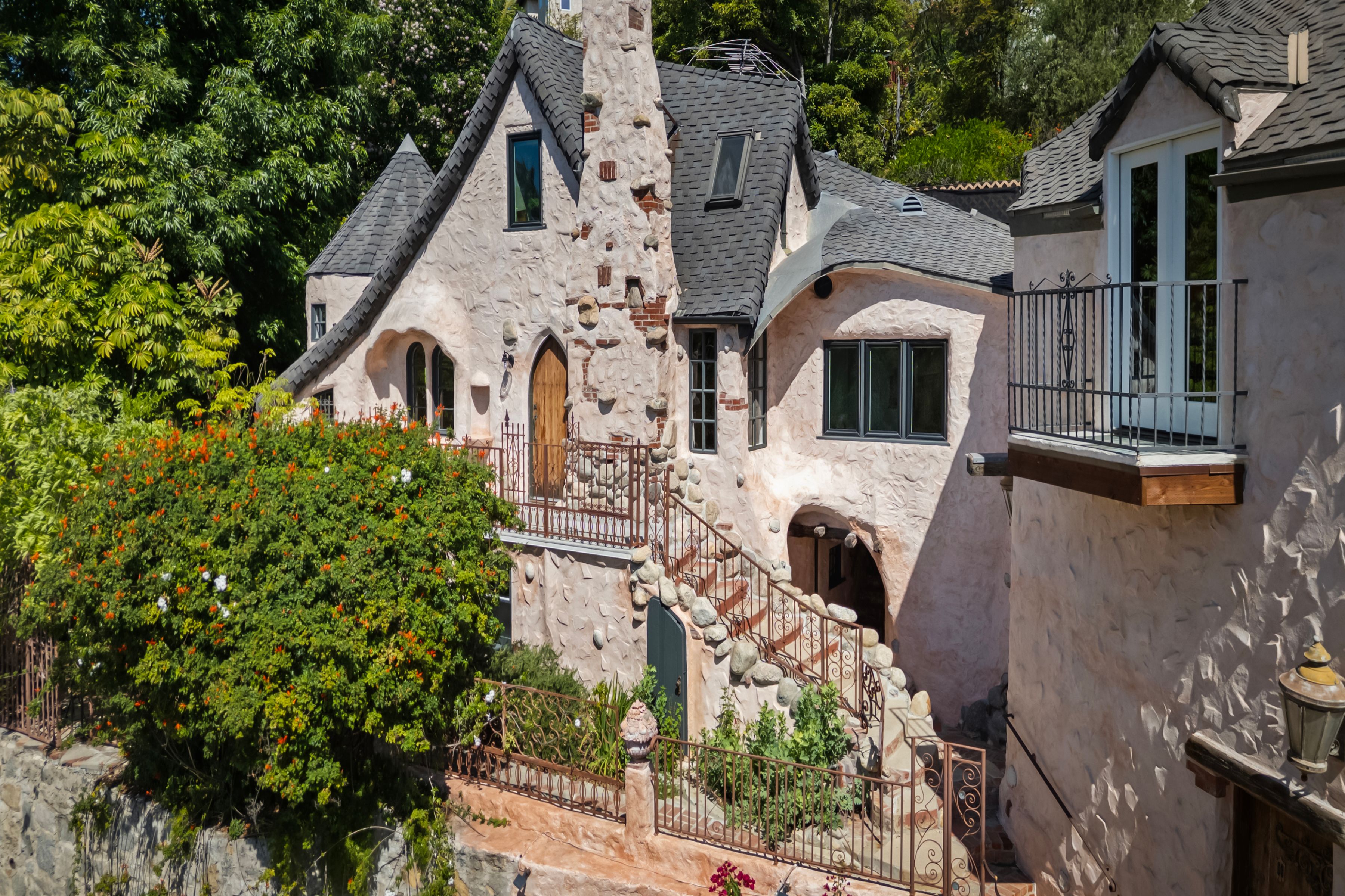  A Storybook Compound - 物件實景