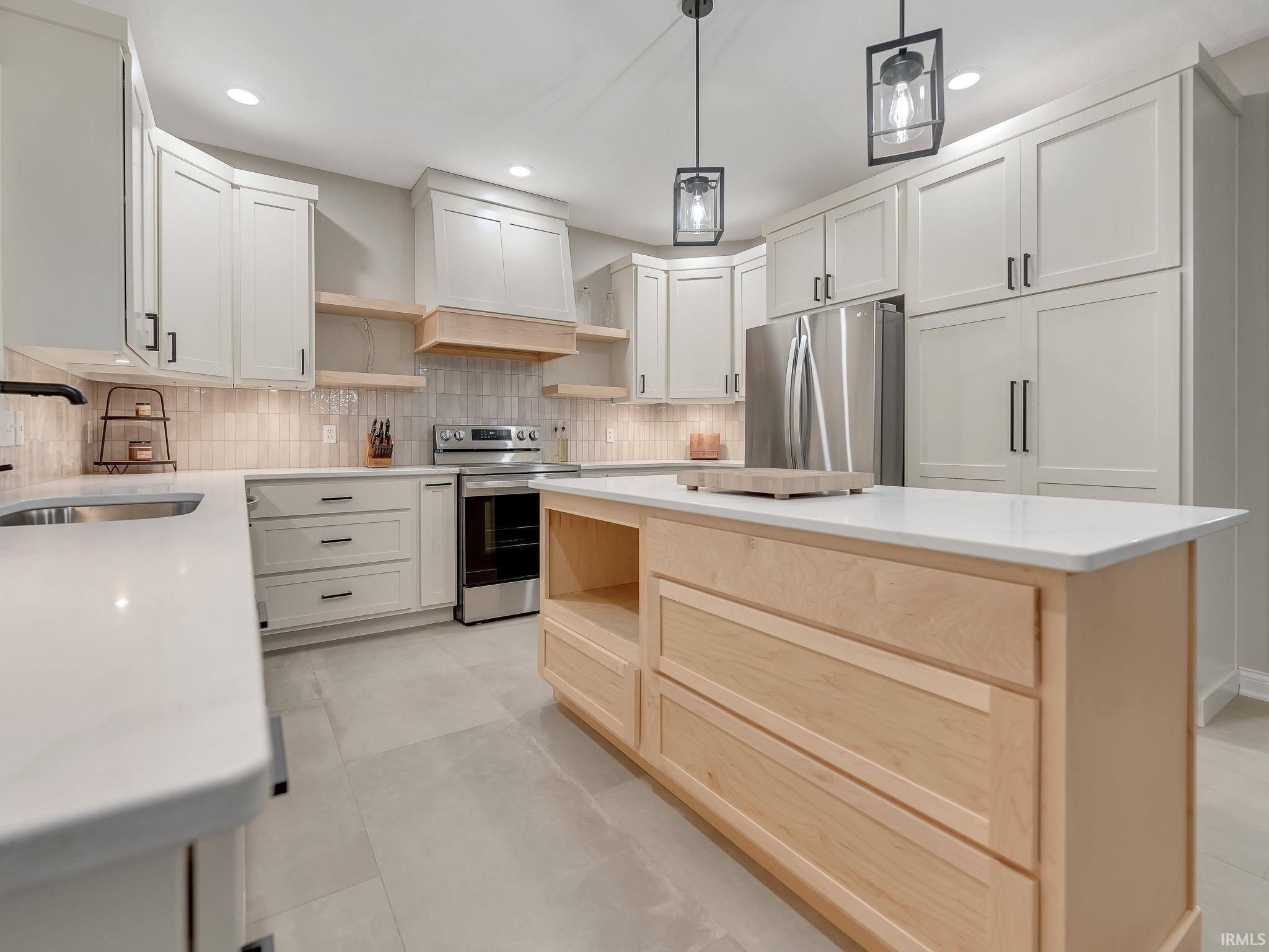 Leo, Indiana, 46765, United States, 4 Bedrooms Bedrooms, ,4 BathroomsBathrooms,Residential,For Sale,1988883