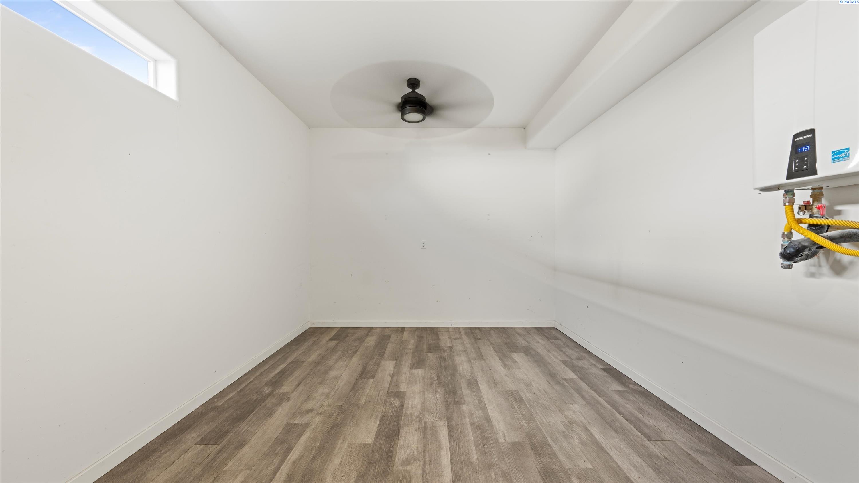 Richland, Washington, 99352, United States, 5 Bedrooms Bedrooms, ,3 BathroomsBathrooms,Residential,For Sale,1947439