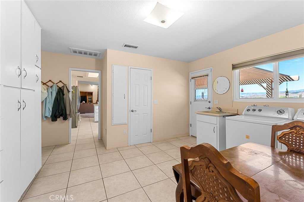 Yucaipa, California, 92399, United States, 3 Bedrooms Bedrooms, ,3 BathroomsBathrooms,Residential,For Sale,1981591