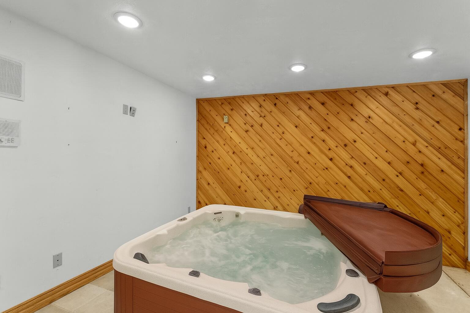 Eaton, Wisconsin, 54245, United States, 3 Bedrooms Bedrooms, ,4 BathroomsBathrooms,Residential,For Sale,1926569