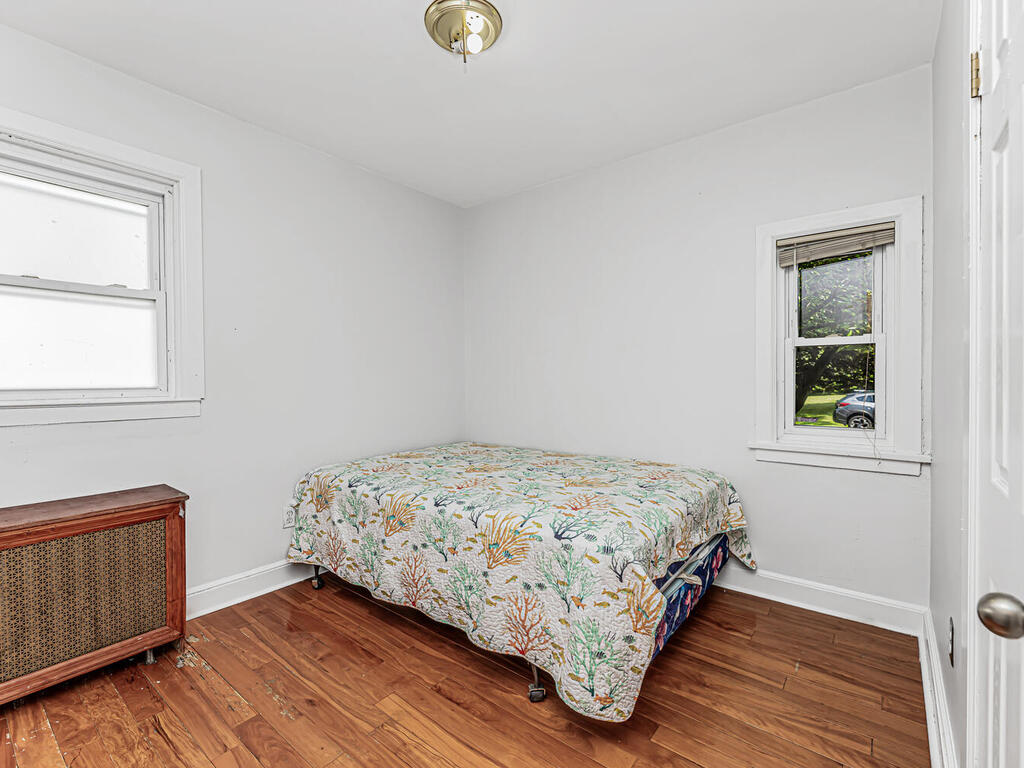 Yonkers, New York, 10710, United States, 5 Bedrooms Bedrooms, ,3 BathroomsBathrooms,Residential,For Sale,1983981