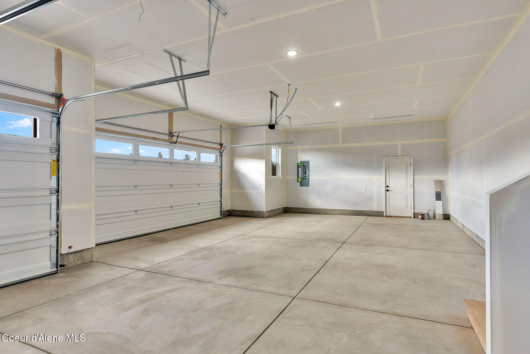 Rathdrum, Idaho, 83858, United States, 5 Bedrooms Bedrooms, ,1 BathroomBathrooms,Residential,For Sale,1989030