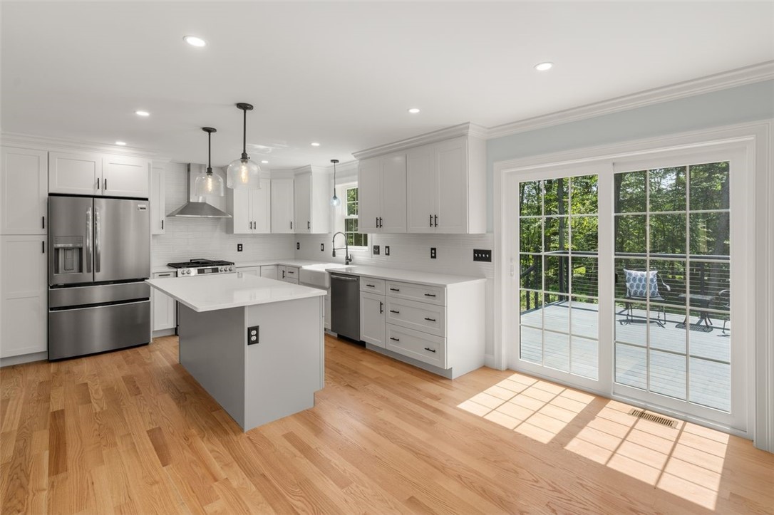 Cumberland, Rhode Island, 02864, United States, 3 Bedrooms Bedrooms, ,3 BathroomsBathrooms,Residential,For Sale,1991986