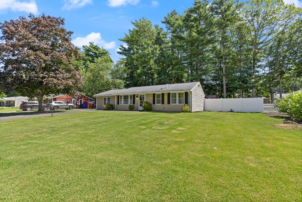 Raynham, Massachusetts, 02767, United States, 3 Bedrooms Bedrooms, ,1 BathroomBathrooms,Residential,For Sale,1918032