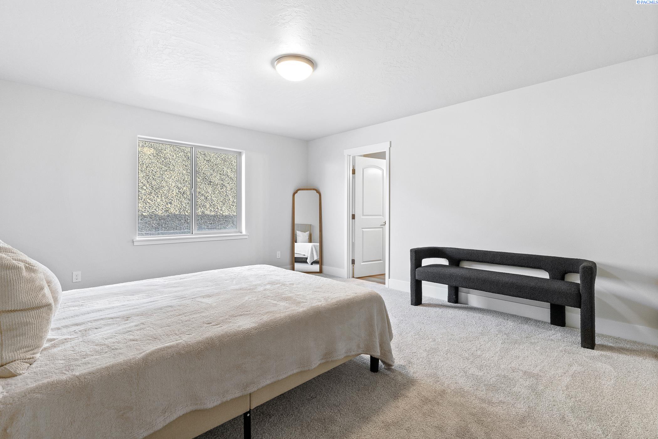 Kennewick, Washington, 99338, United States, 3 Bedrooms Bedrooms, ,1 BathroomBathrooms,Residential,For Sale,1969367