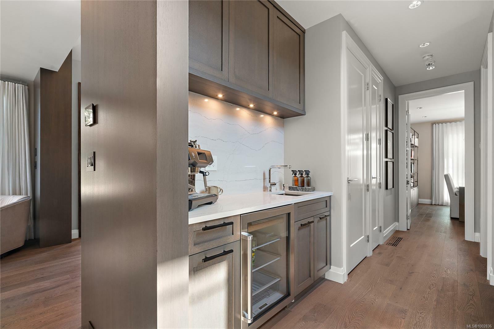 OAK BAY, British Columbia, V8R 3L8, CA, 6 Bedrooms Bedrooms, ,Residential,For Sale,1875057