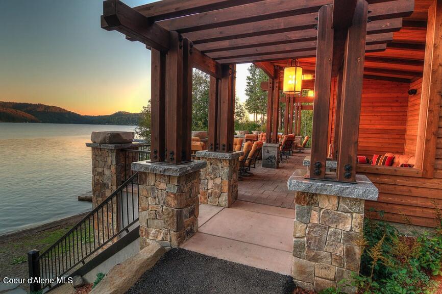 Coeur d'Alene, Idaho, 83814, United States, 4 Bedrooms Bedrooms, ,4 BathroomsBathrooms,Residential,For Sale,2044765