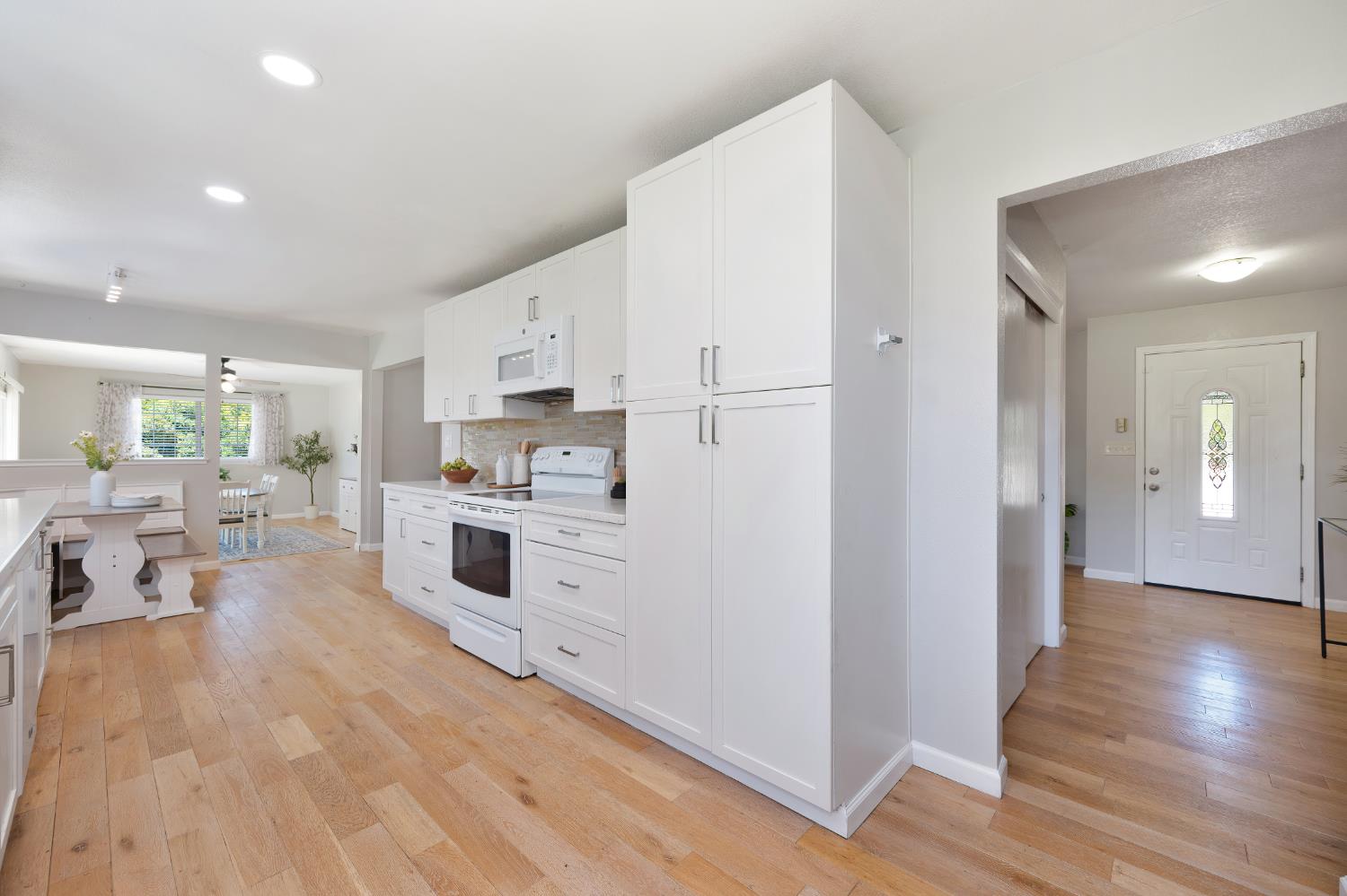 Orangevale, California, 95662, United States, 3 Bedrooms Bedrooms, ,2 BathroomsBathrooms,Residential,For Sale,1926180