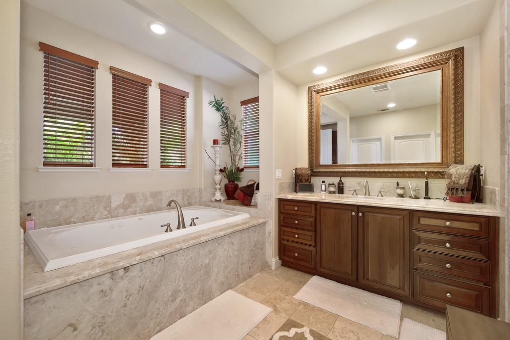 El Dorado Hills, California, 95762, United States, 4 Bedrooms Bedrooms, ,4 BathroomsBathrooms,Residential,For Sale,1988324