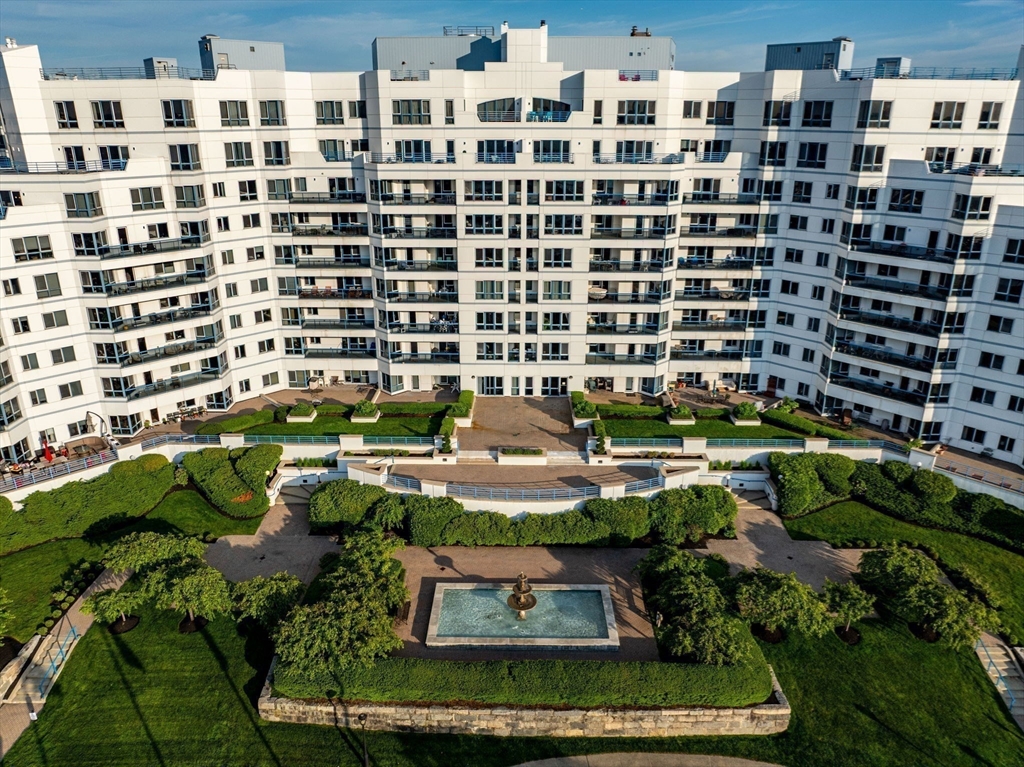 Quincy, Massachusetts, 02171, United States, 2 Bedrooms Bedrooms, ,2 BathroomsBathrooms,Residential,For Sale,1976883