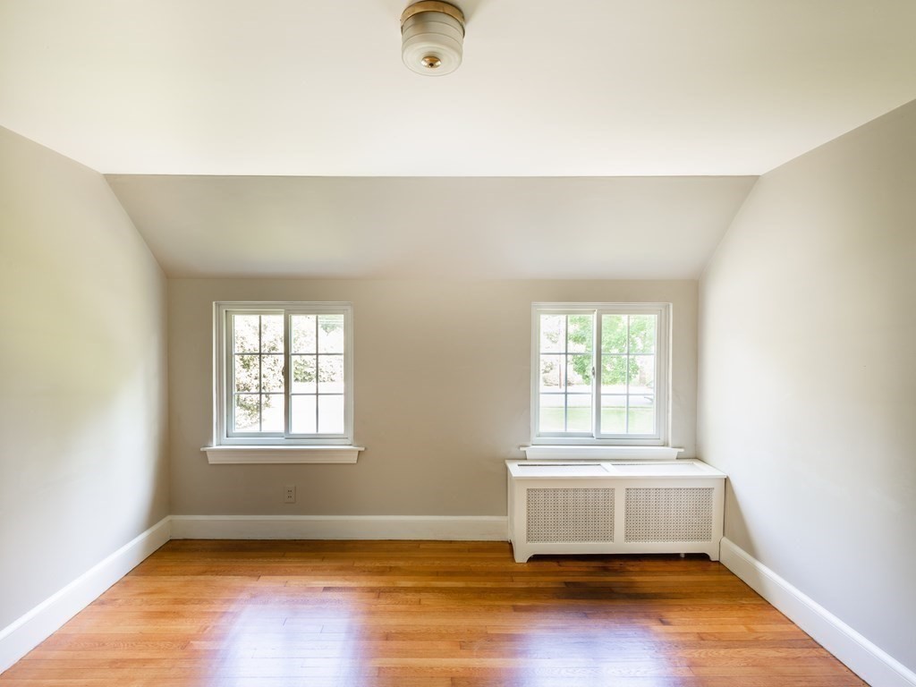 Brockton, Massachusetts, 02301, United States, 5 Bedrooms Bedrooms, ,3 BathroomsBathrooms,Residential,For Sale,1879752