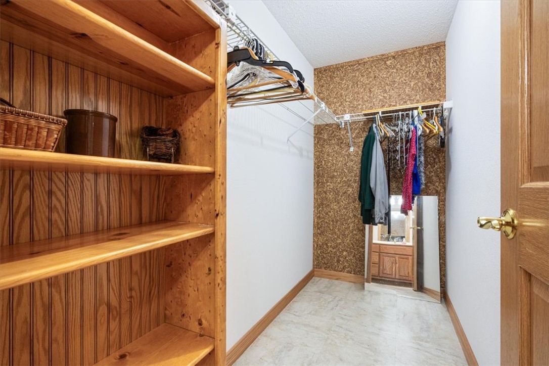 Anderson, Missouri, 64831, United States, 3 Bedrooms Bedrooms, ,2 BathroomsBathrooms,Residential,For Sale,1866248