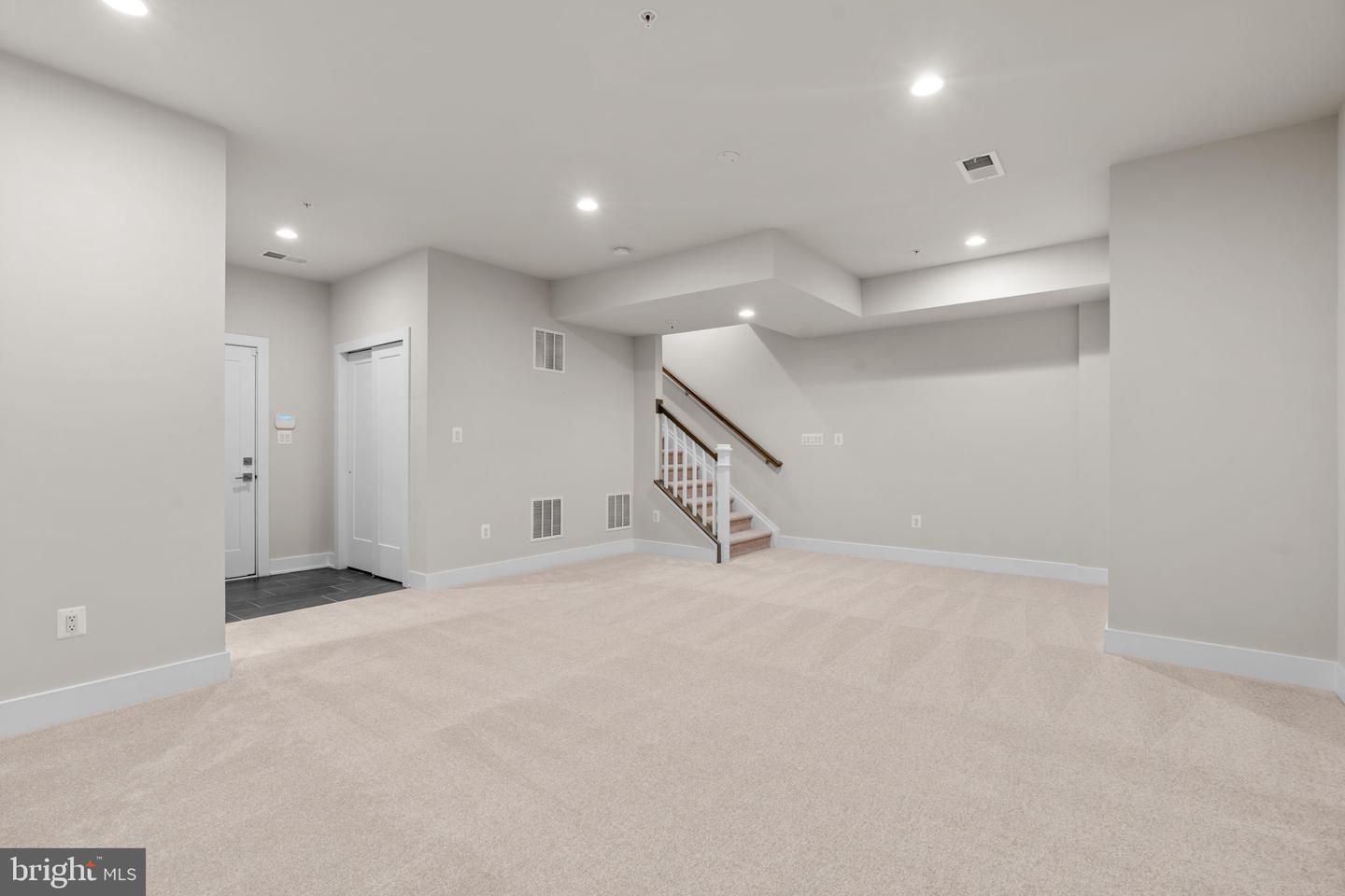 Ellicott City, Maryland, 21042, United States, 3 Bedrooms Bedrooms, ,4 BathroomsBathrooms,Residential,For Sale,1933185