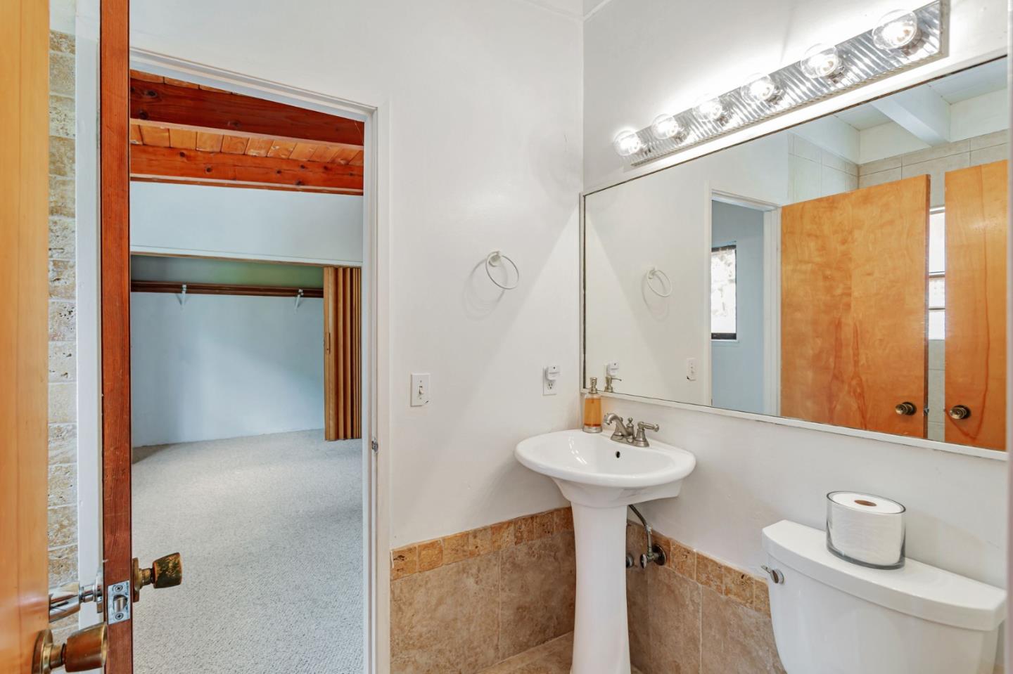 Salinas, California, 93908, United States, 5 Bedrooms Bedrooms, ,4 BathroomsBathrooms,Residential,For Sale,1901072