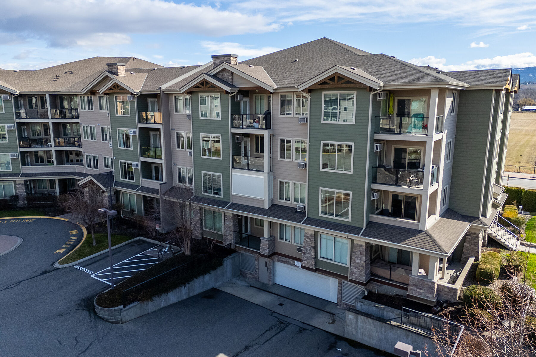  Mission Meadows Condo - 物件實景