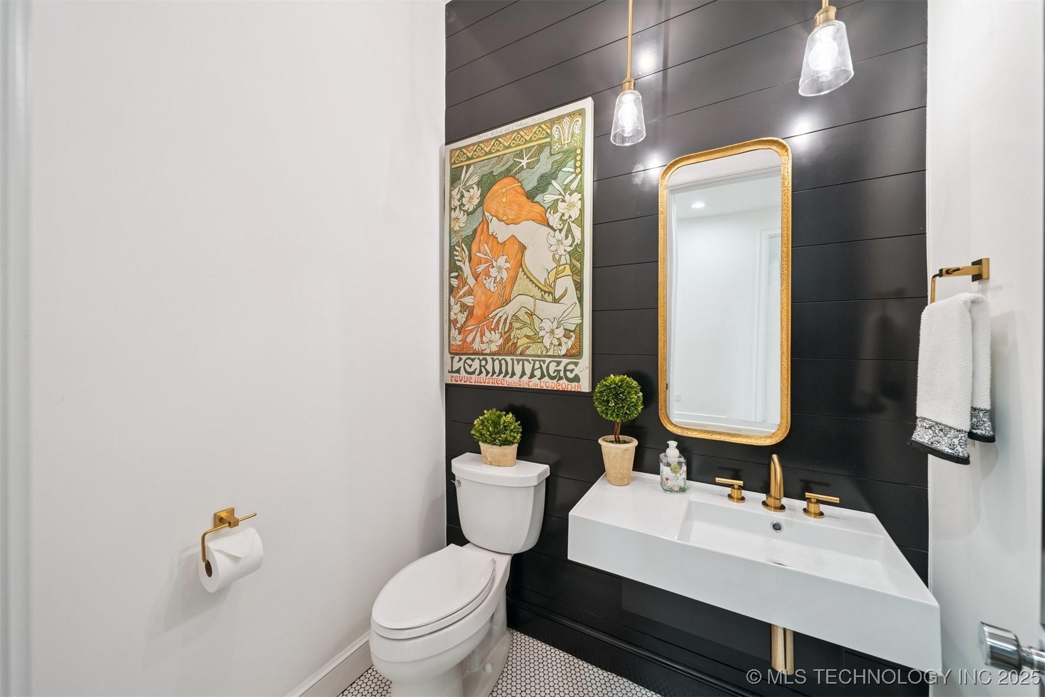 Broken Arrow, Oklahoma, 74014, United States, 4 Bedrooms Bedrooms, ,4 BathroomsBathrooms,Residential,For Sale,1983128