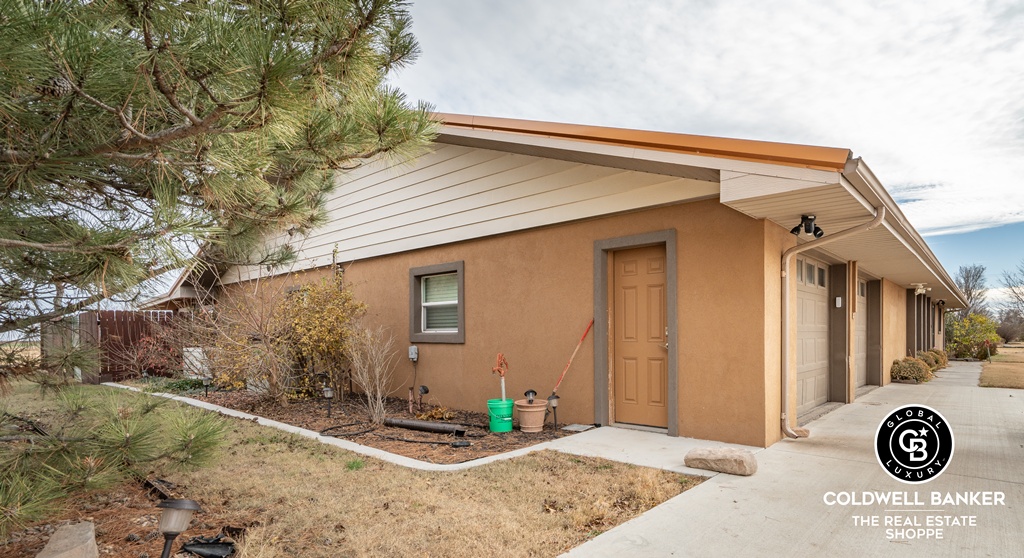 Garden City, Kansas, 67846, United States, 4 Bedrooms Bedrooms, ,Residential,For Sale,2003039
