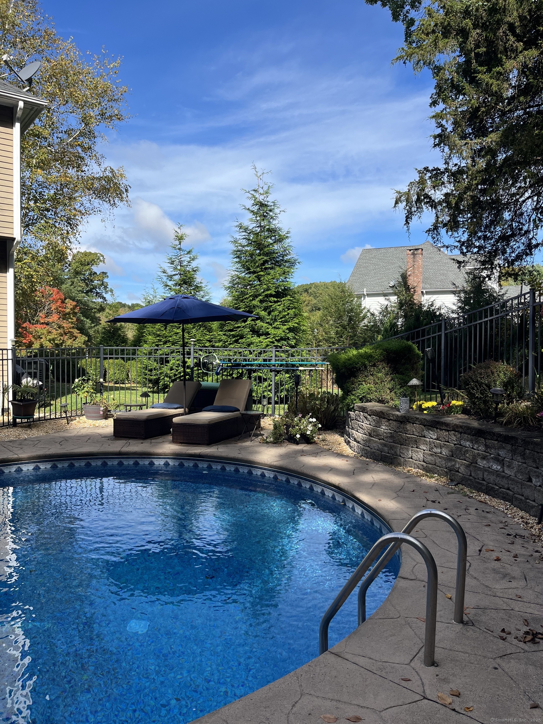 Monroe, Connecticut, 06468, United States, 5 Bedrooms Bedrooms, ,4 BathroomsBathrooms,Residential,For Sale,1744682