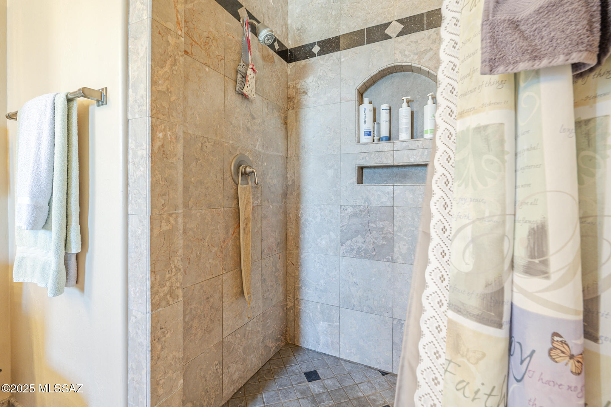 Sahuarita, Arizona, 85629, United States, 6 Bedrooms Bedrooms, ,3 BathroomsBathrooms,Residential,For Sale,1919745