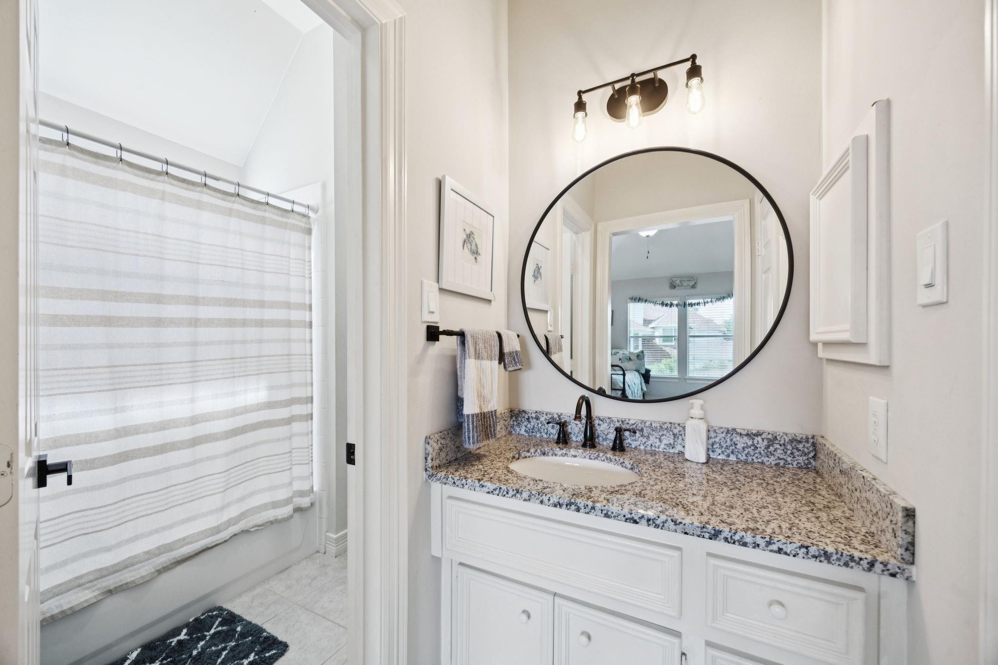 League City, Texas, 77573, United States, 5 Bedrooms Bedrooms, ,4 BathroomsBathrooms,Residential,For Sale,1868193
