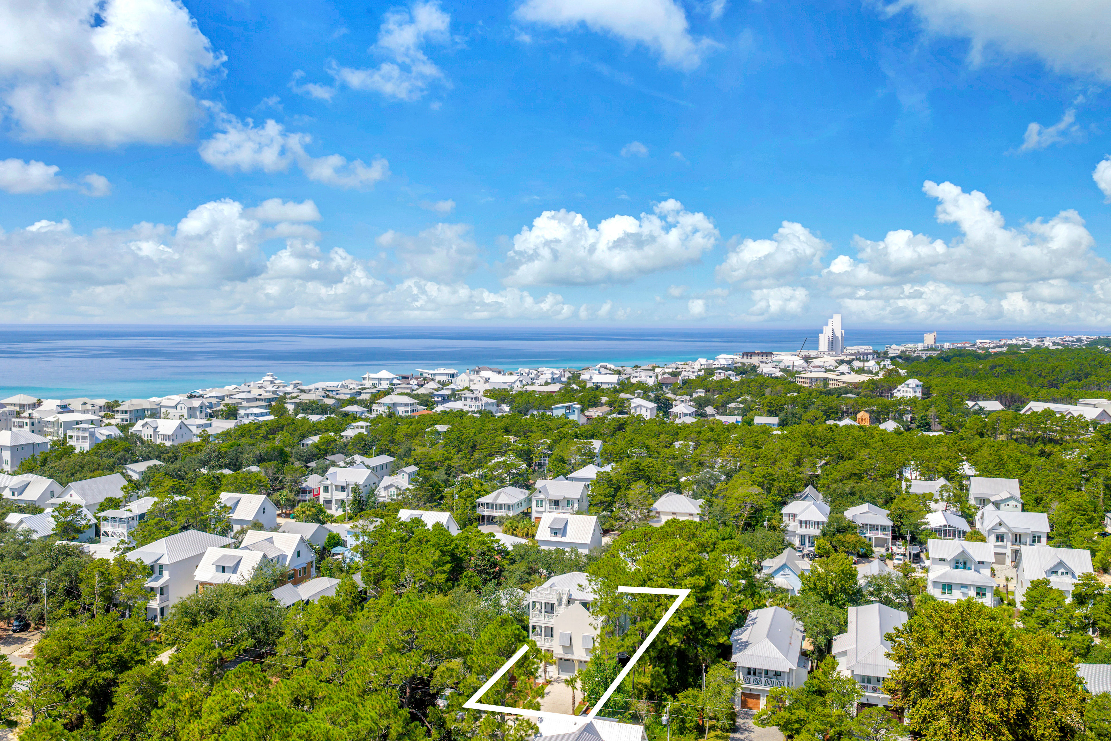  Custom Coastal Home With Private Pool And Expansive Outdoor Living - 物件實景
