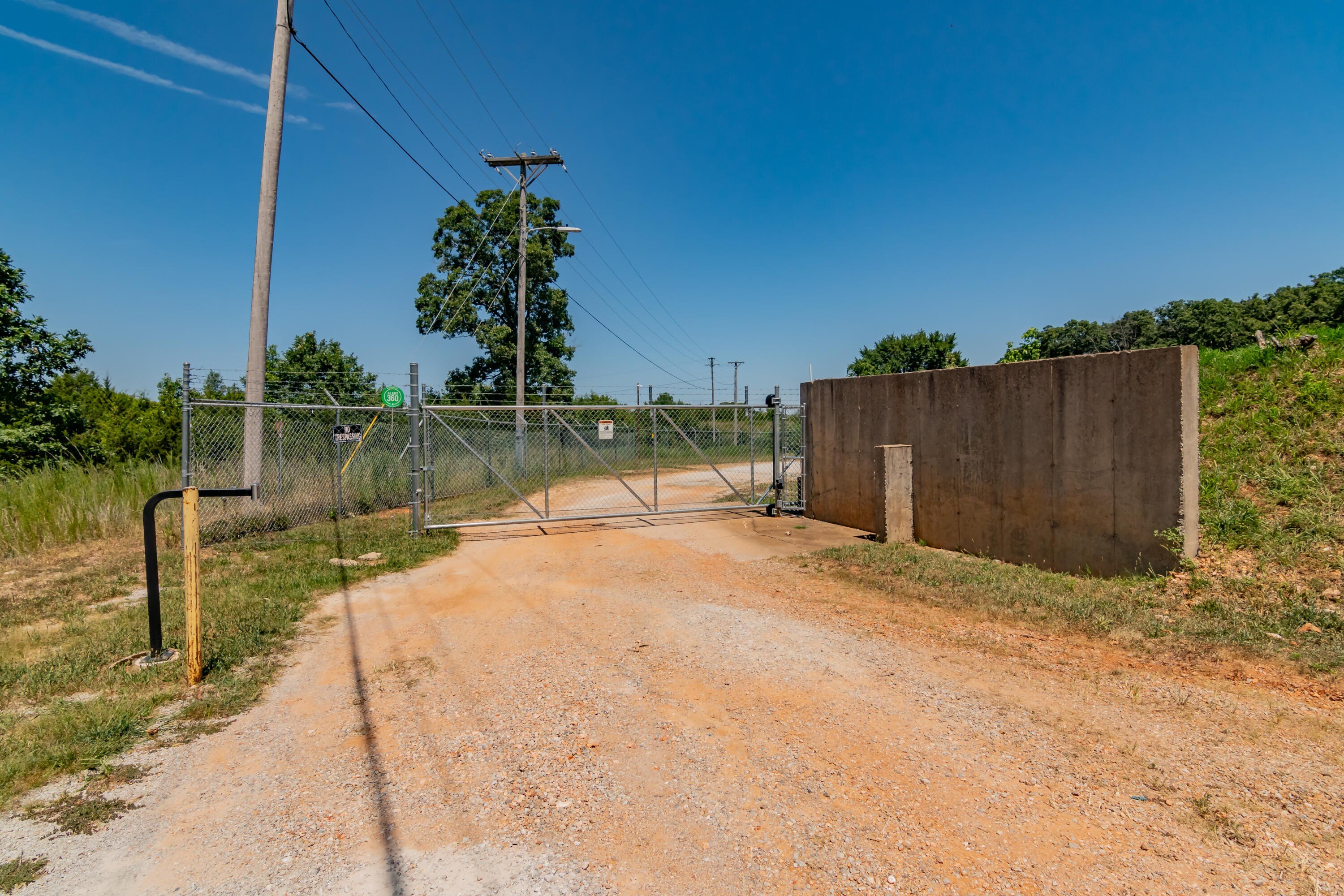 Reeds Spring, Missouri, 65737, United States, ,Residential,For Sale,2005505