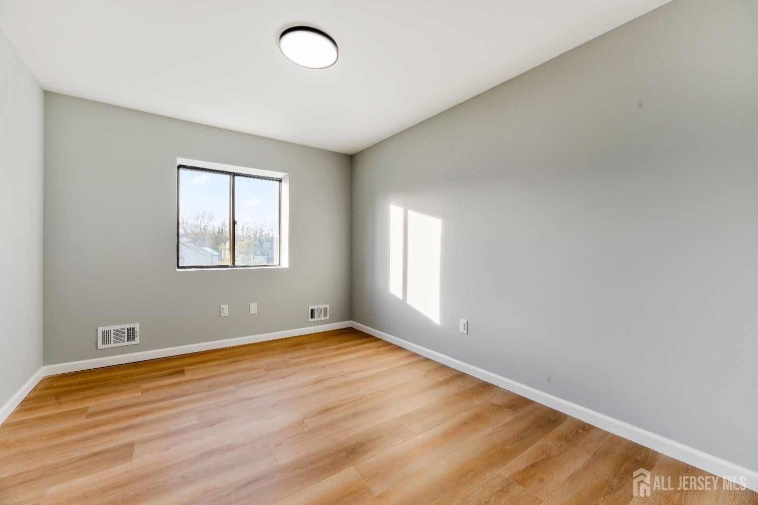 Old Bridge, New Jersey, 08857, United States, 3 Bedrooms Bedrooms, ,3 BathroomsBathrooms,Residential,For Sale,2010346