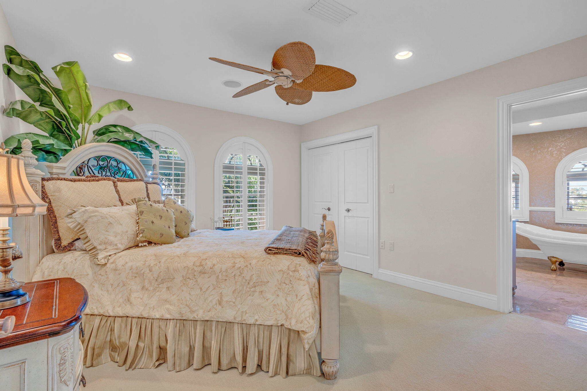 KEY COLONY, Florida, 33051, United States, 4 Bedrooms Bedrooms, ,5 BathroomsBathrooms,Residential,For Sale,1996950