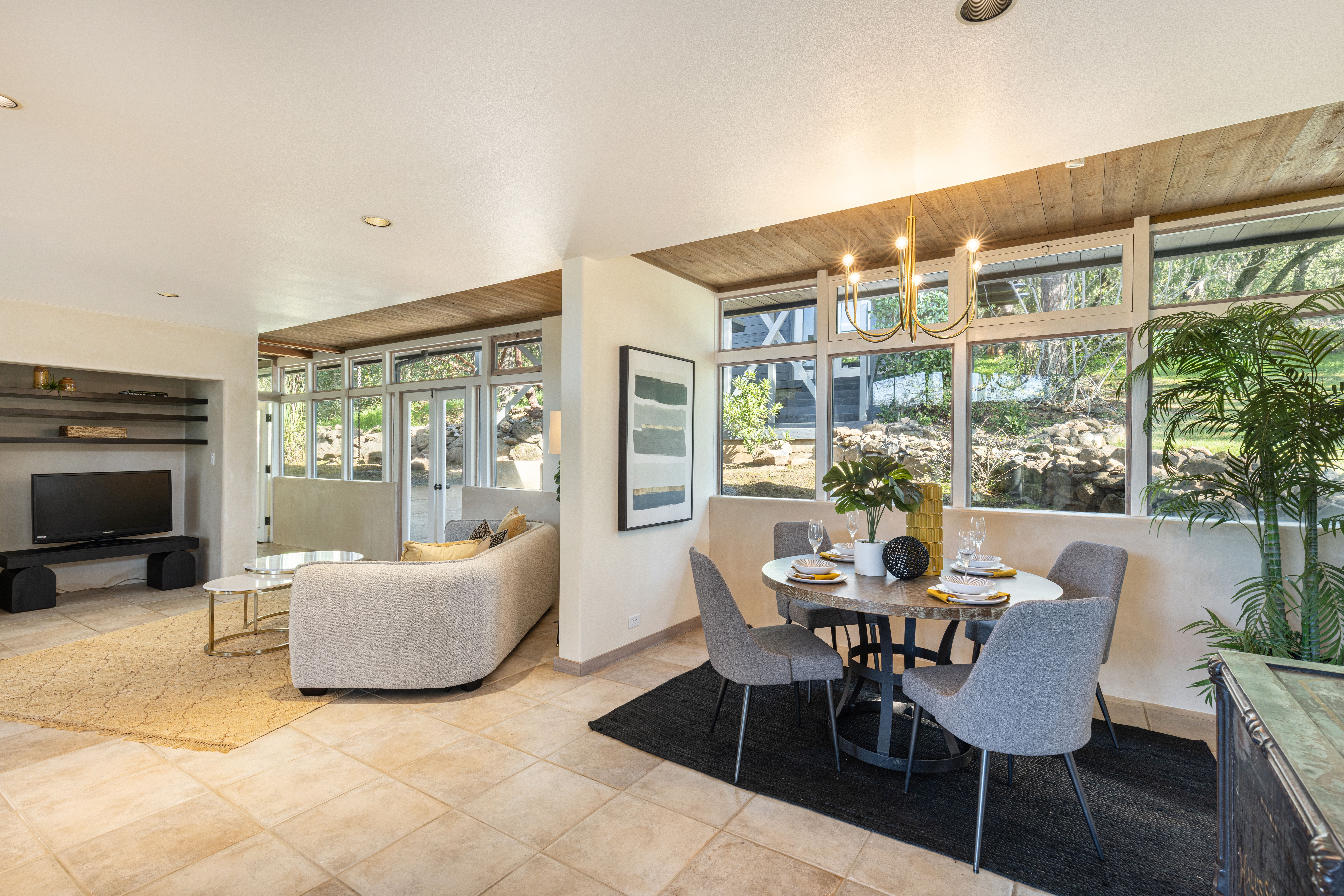  Mid-Century Contemporary Gem on 33 Acres - 物件實景